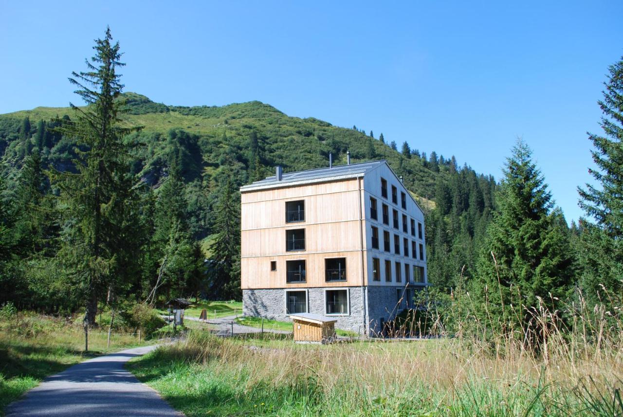Berghotel Mettmen Schwanden  Екстериор снимка