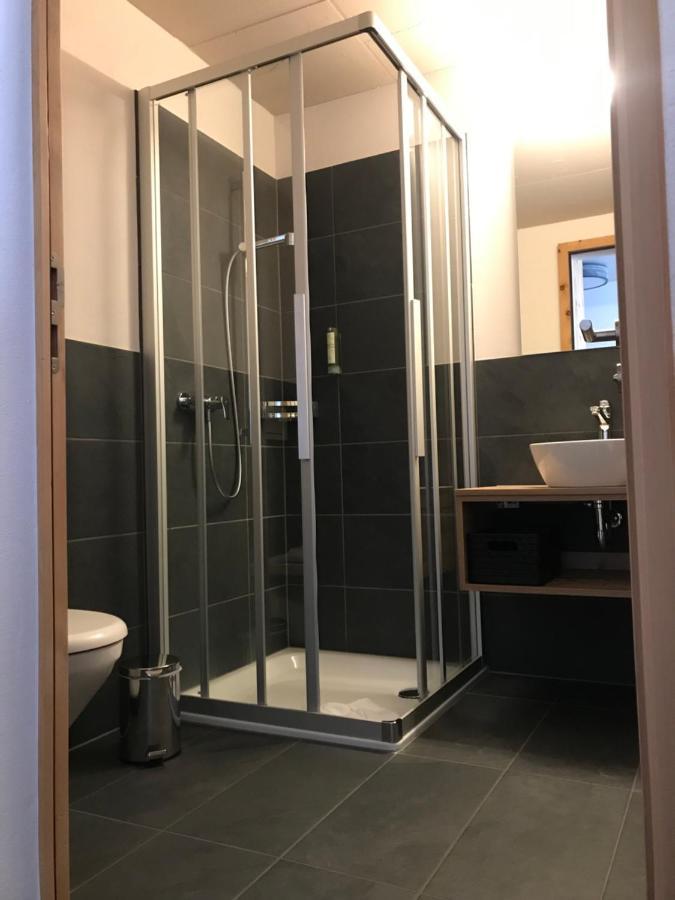 Berghotel Mettmen Schwanden  Екстериор снимка