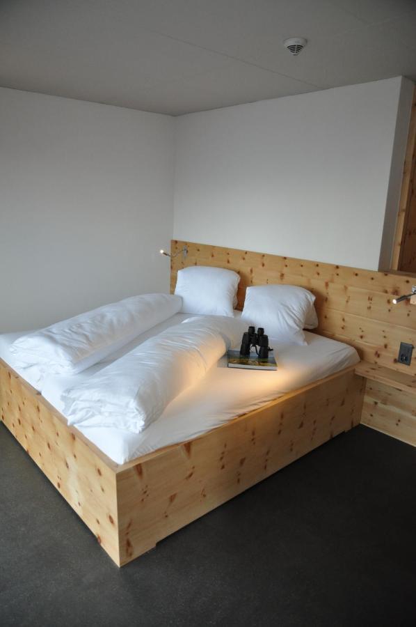 Berghotel Mettmen Schwanden  Екстериор снимка