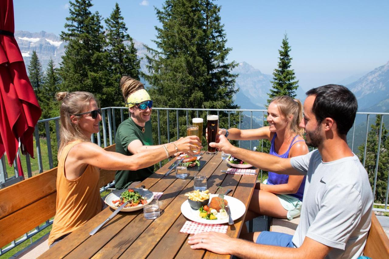 Berghotel Mettmen Schwanden  Екстериор снимка