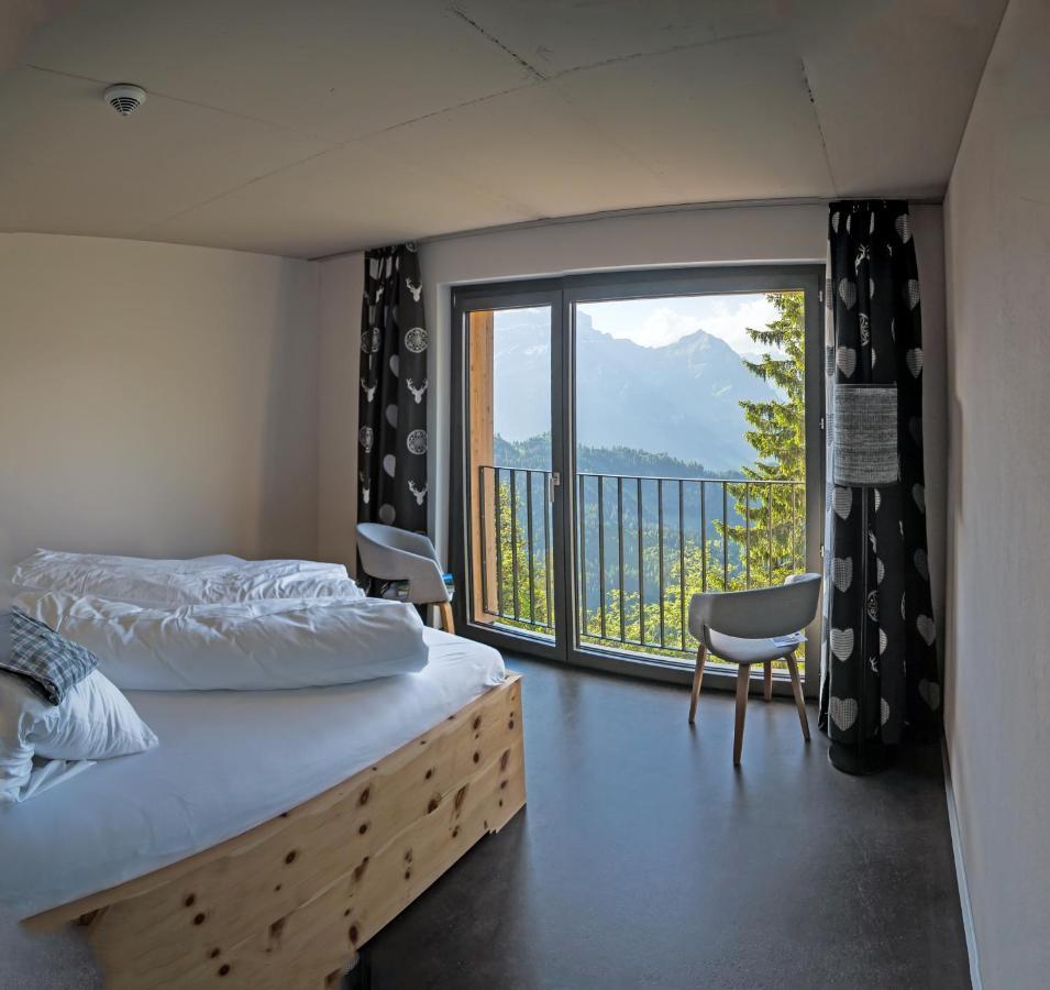 Berghotel Mettmen Schwanden  Екстериор снимка