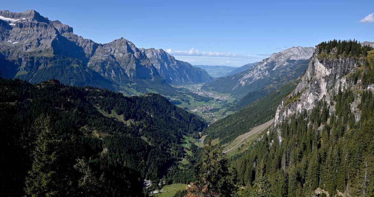 Berghotel Mettmen Schwanden  Екстериор снимка