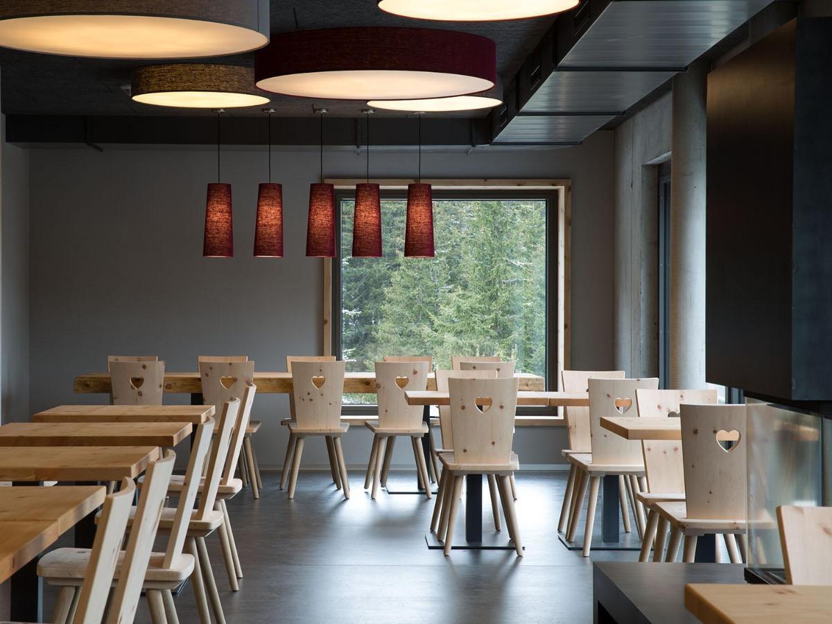 Berghotel Mettmen Schwanden  Екстериор снимка