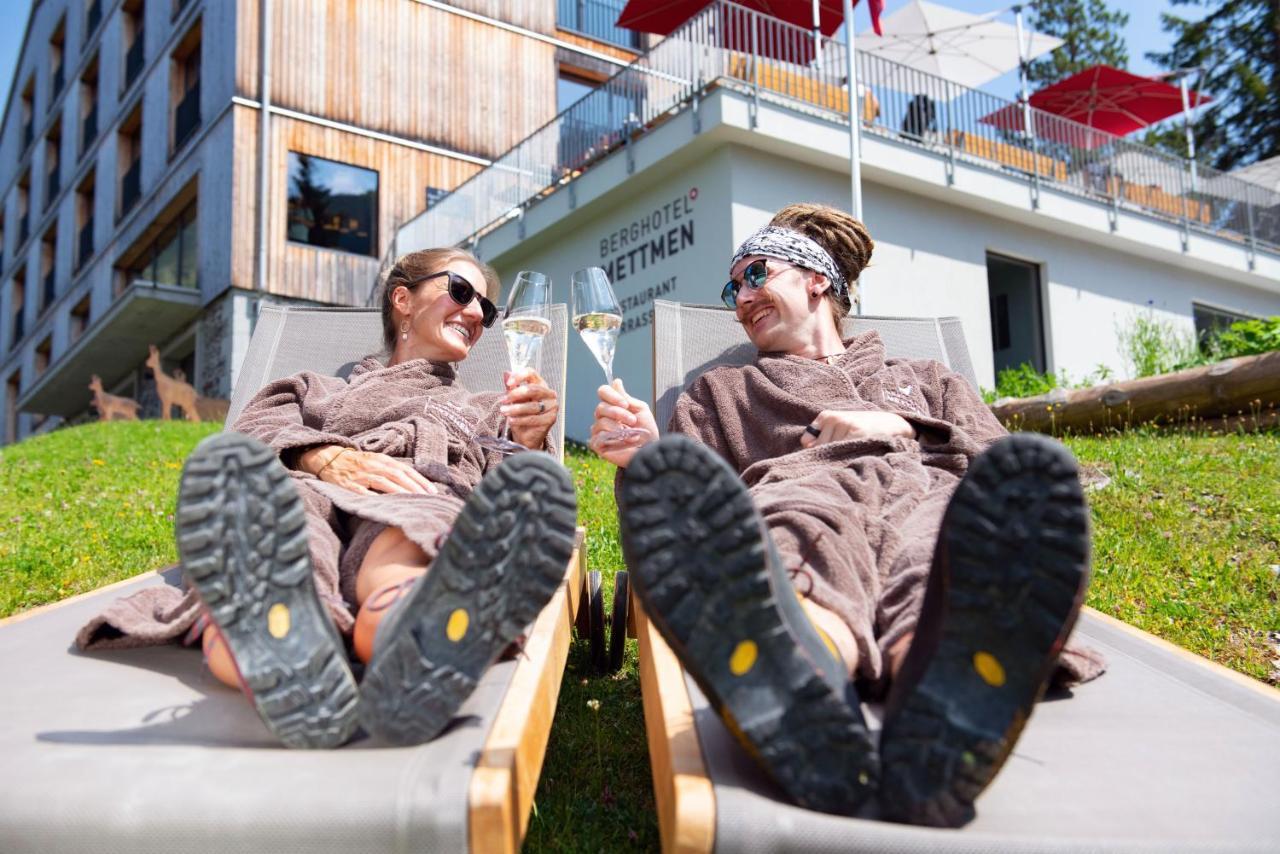 Berghotel Mettmen Schwanden  Екстериор снимка